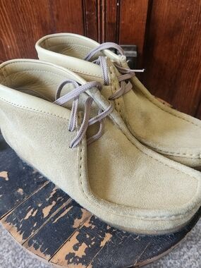Vintage Clark's Wallabee Suede Lace-Up Chukka - Sand